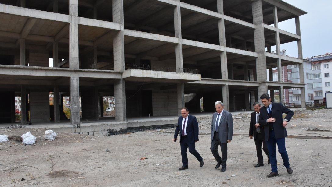 İl Milli Eğitim Müdürümüz Sayın Cengiz BAHÇACIOĞLU, Araç Ahmet Yesevi İlkokulu ve Araç İmam Hatip Ortaokulu İnşaatlarında İncelemelerde bulundu.