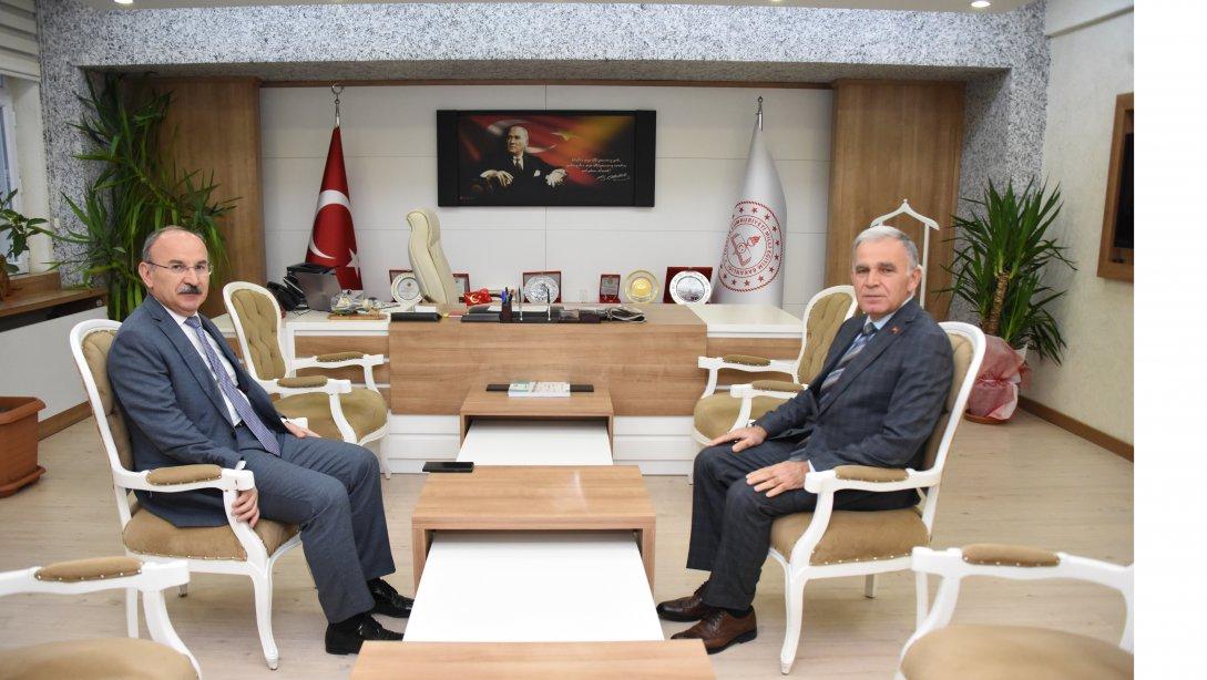Valimiz Sayın Yaşar Karadeniz, İl Milli Eğitim Müdürümüz Cengiz Bahçacıoğlu'na ziyarette bulundu.