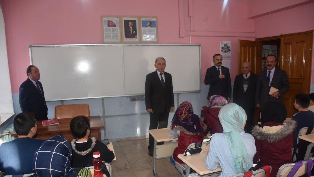 İl Milli Eğitim Müdürümüz Sayın Cengiz BAHÇACIOĞLU Küre İmam Hatip Ortaokulunu ziyaret etti.