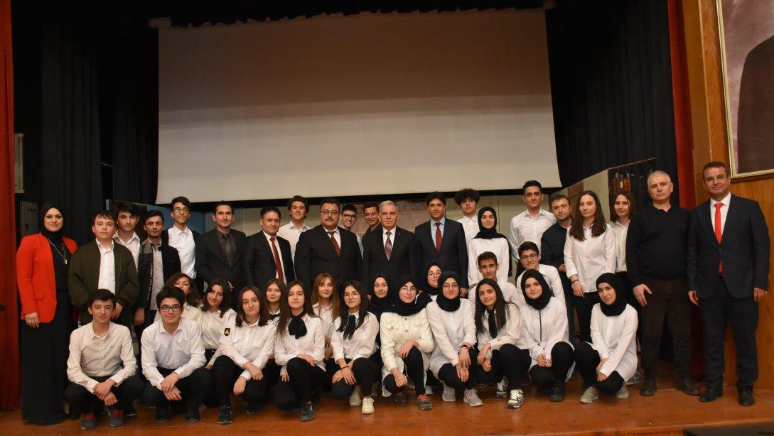 İstiklal Marşı'nın Kabulü ve Mehmet Akif Ersoy'u Anma Programı Yapıldı.
