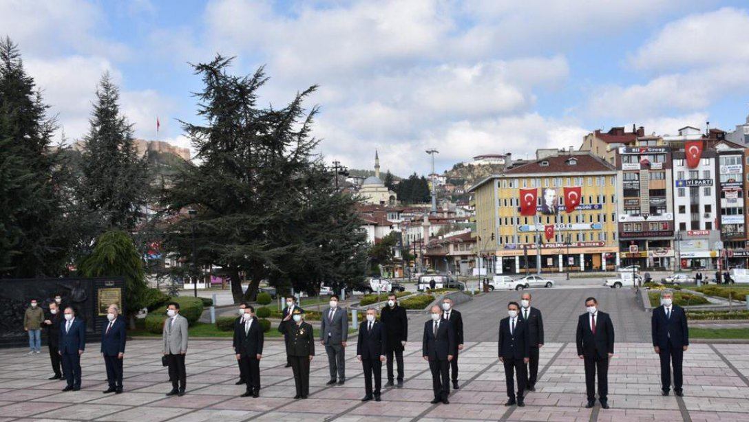 23 Nisan Ulusal Egemenlik ve Çocuk Bayramı Çelenk Sunma Töreni