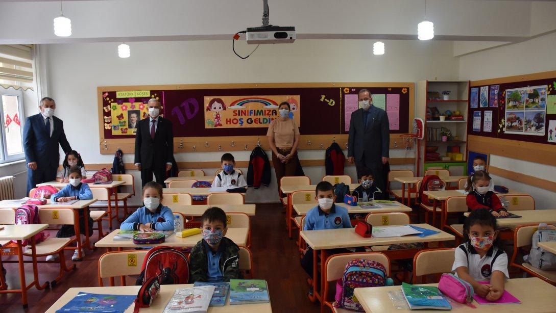 İl Milli Eğitim Müdürümüz Sayın Cengiz BAHÇACIOĞLU,  Candaroğlu İlkokulunu Ziyaret Etti.