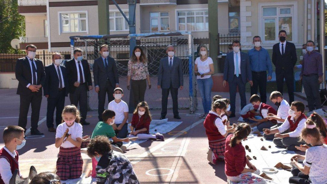 İl Milli Eğitim Müdürü Cengiz BAHÇACIOĞLU İnebolu  Mustafa Şerbetçi İlkokulunu Ziyaret Etti.