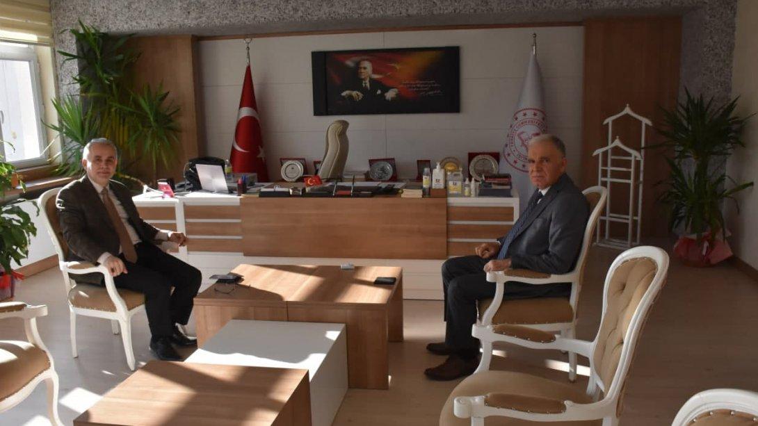 Kastamonu İl Müftüsü Sayın Mustafa BİLGİÇ, İl Milli Eğitim Müdürümüz Sayın Cengiz BAHÇACIOĞLU'nu makamında ziyaret etti.