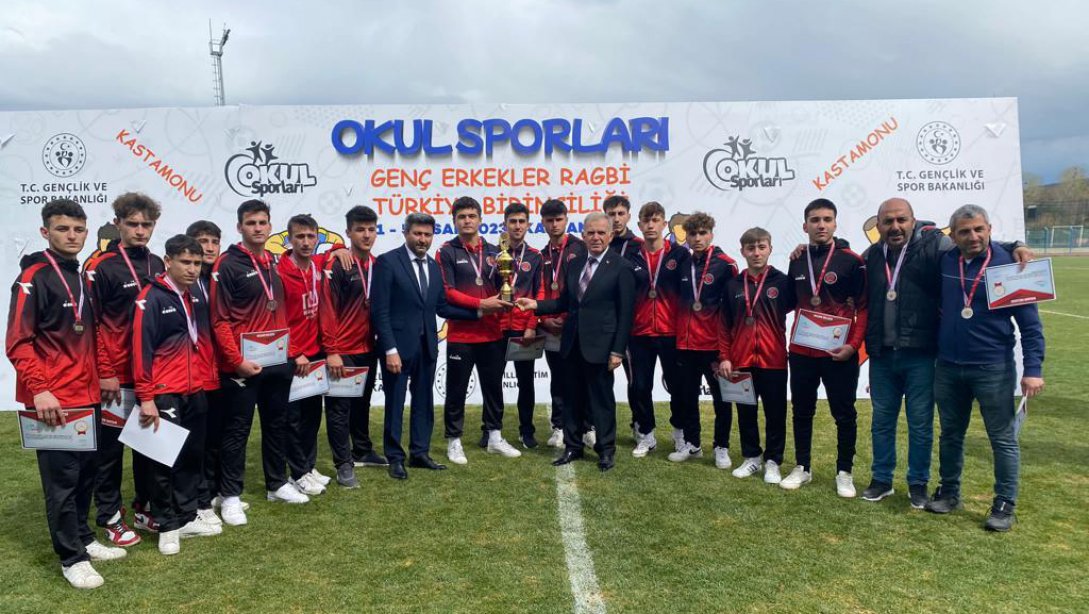 Okul Sporları Kapsamında Taşköprü İlçemizin Ev Sahipliği Yaptığı Genç Erkekler Ragbi Türkiye Birinciliği Kupası Sahibini Buldu