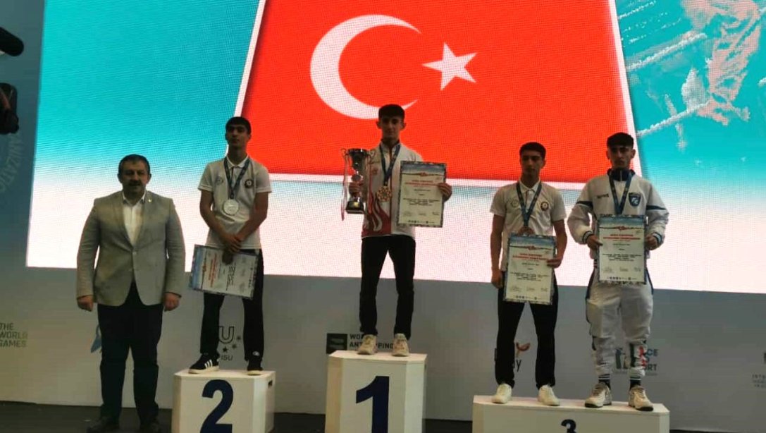 Şeyh Şabanı Veli Anadolu İmam Hatip Lisesi Öğrencimiz Hamza Eren GÖKSU, Kick Boks Avrupa Şampiyonu