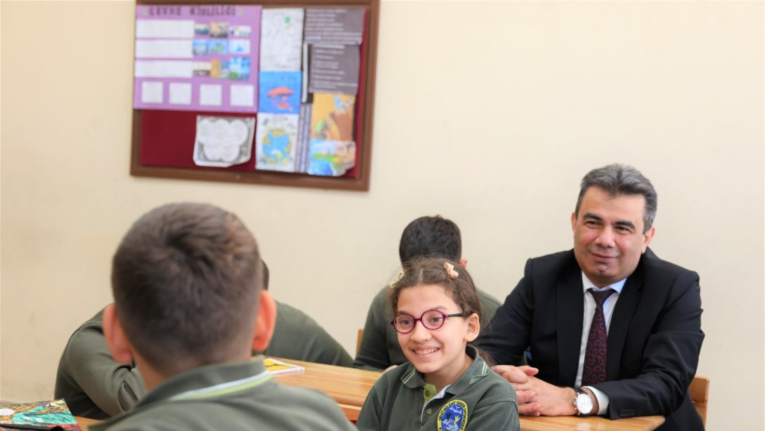 İl Millî Eğitim Müdürümüz Sayın Hasan Gümüş Şehit Bülent Gider Ortaokulunda Öğrencilerimizle Buluştu