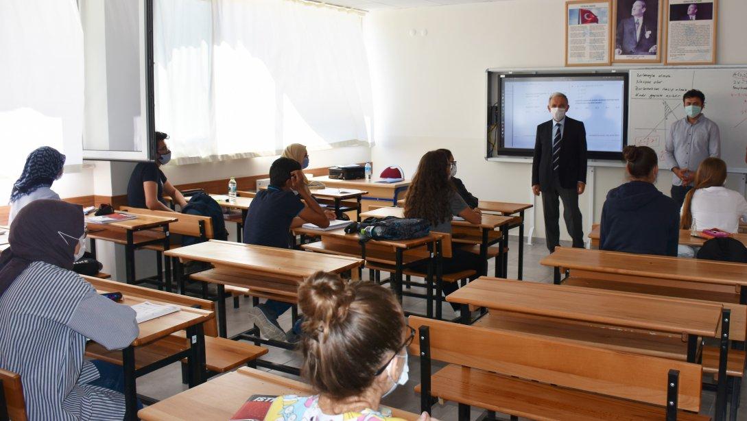 İl Milli Eğitim Müdürümüz Sayın Cengiz BAHÇACIOĞLU, Mustafa Kaya Anadolu Lisesi'nde Açılan DYK Kurslarını Ziyaret Etti.