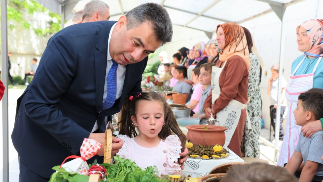 Reşit Çubukçuoğlu İlkokulu ve Ortaokulunda Yöresel Lezzetlerle Yemek Yarışması Gerçekleştirildi