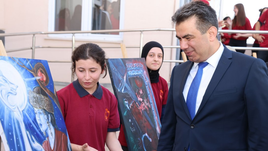 İl Millî Eğitim Müdürümüz Sayın Hasan Gümüş Orhan Şaik Gökyay Güzel Sanatlar Lisesi Okul Sergisi Açılışına Katıldı