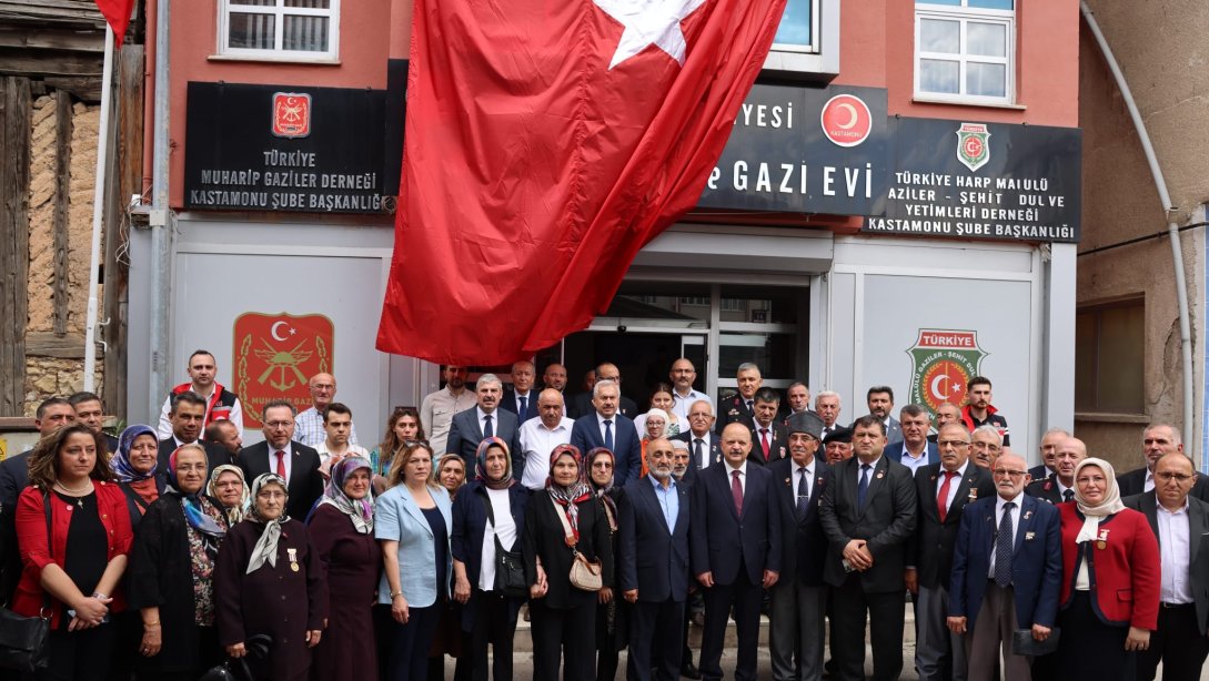 Valimiz Sayın Meftun Dallı'nın Katılımlarıyla 15 Temmuz Demokrasi ve Millî Birlik Günü Kapsamında Türkiye Harp Malulü Gaziler Şehit Dul ve Yetimler Derneği Kastamonu Şubesi Ziyaret Edildi  