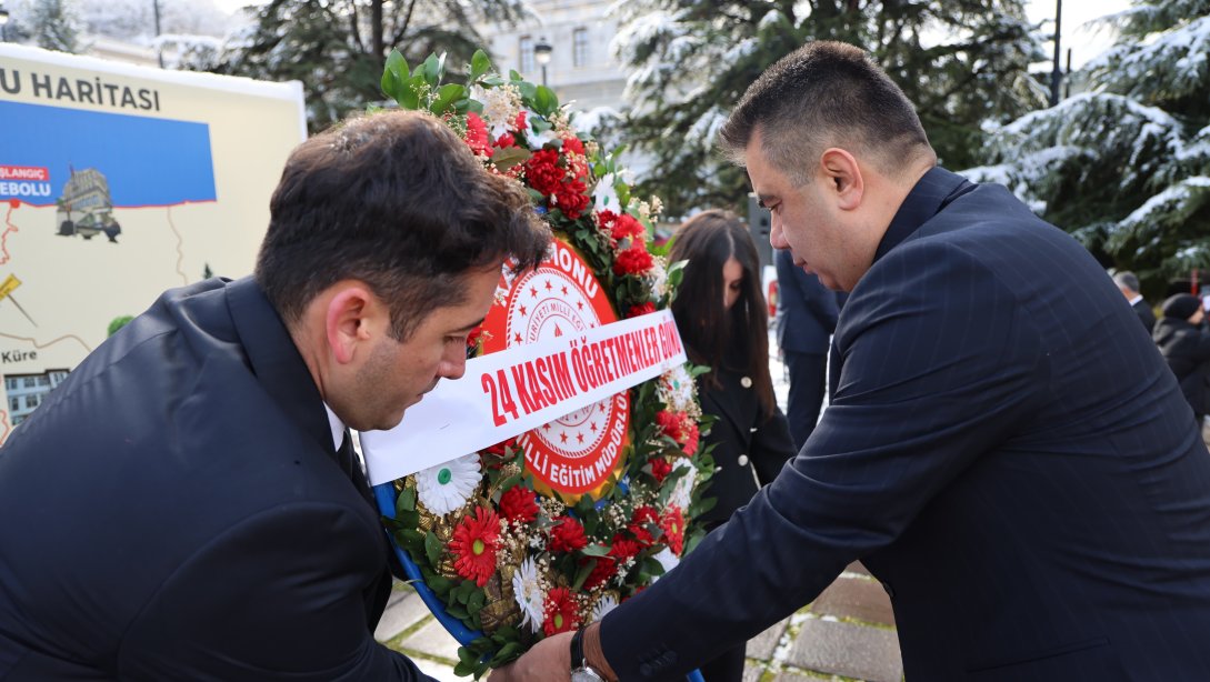 24 Kasım Öğretmenler Günü Programı Şehit Şerife Bacı Anıtı'na Çelenk Sunumuyla Başladı