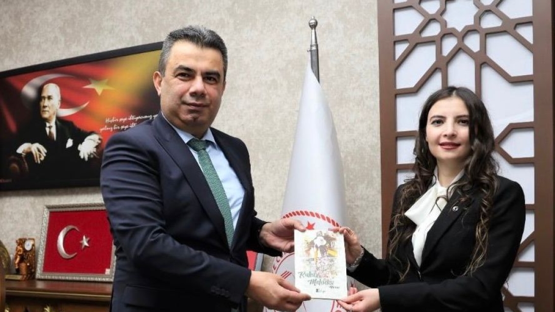 Kastamonu Göl Anadolu Lisesi Müzik Öğretmeni Sayın Mihrican UÇAN'dan İl Milli Eğitim Müdürümüz Sayın Hasan GÜMÜŞ'e Ziyaret