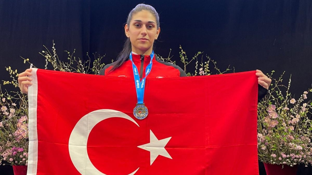  Sporun Yıldızları Kastamonu'dan! Ulusal ve Uluslararası Arenalarda Öğrencilerimizden Büyük Başarılar! 