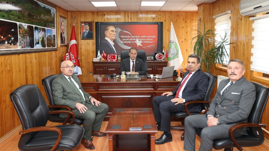 İl Millî Eğitim Müdürümüz Sayın Hasan Gümüş Pınarbaşı Belediye Başkanı Sayın Serkan Arı'yı Ziyaret Etti